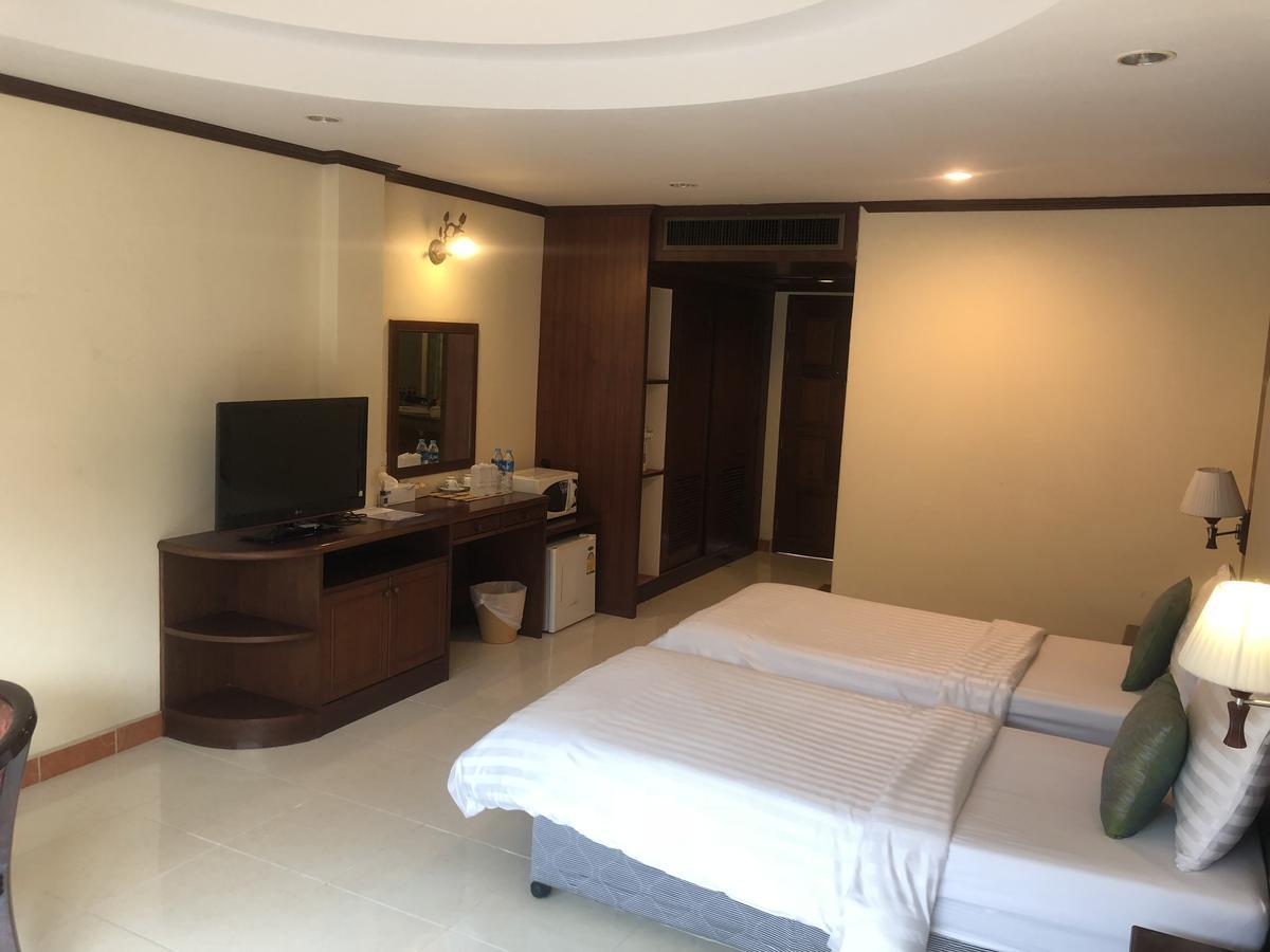 Ban Tyrol Hotel Patong Ngoại thất bức ảnh