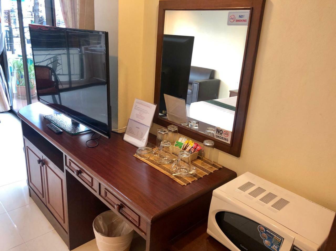 Ban Tyrol Hotel Patong Ngoại thất bức ảnh