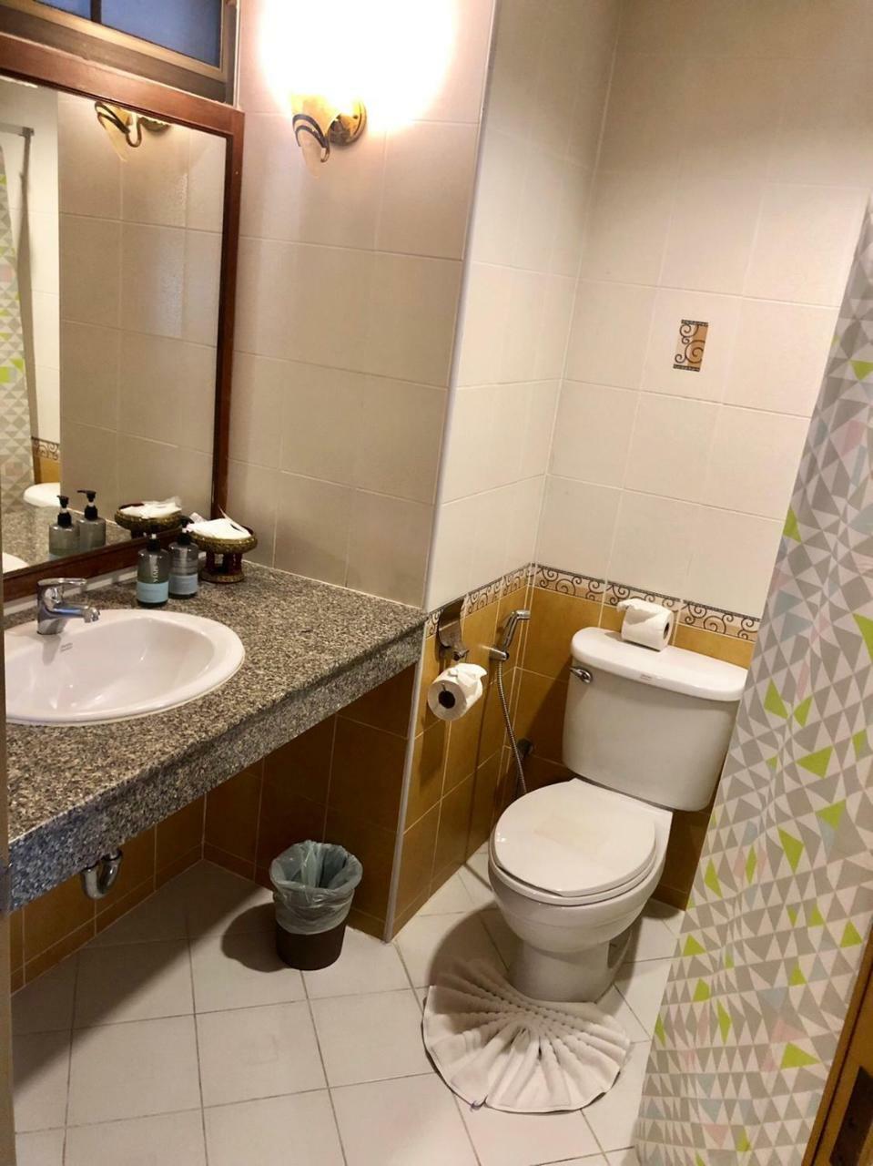 Ban Tyrol Hotel Patong Ngoại thất bức ảnh